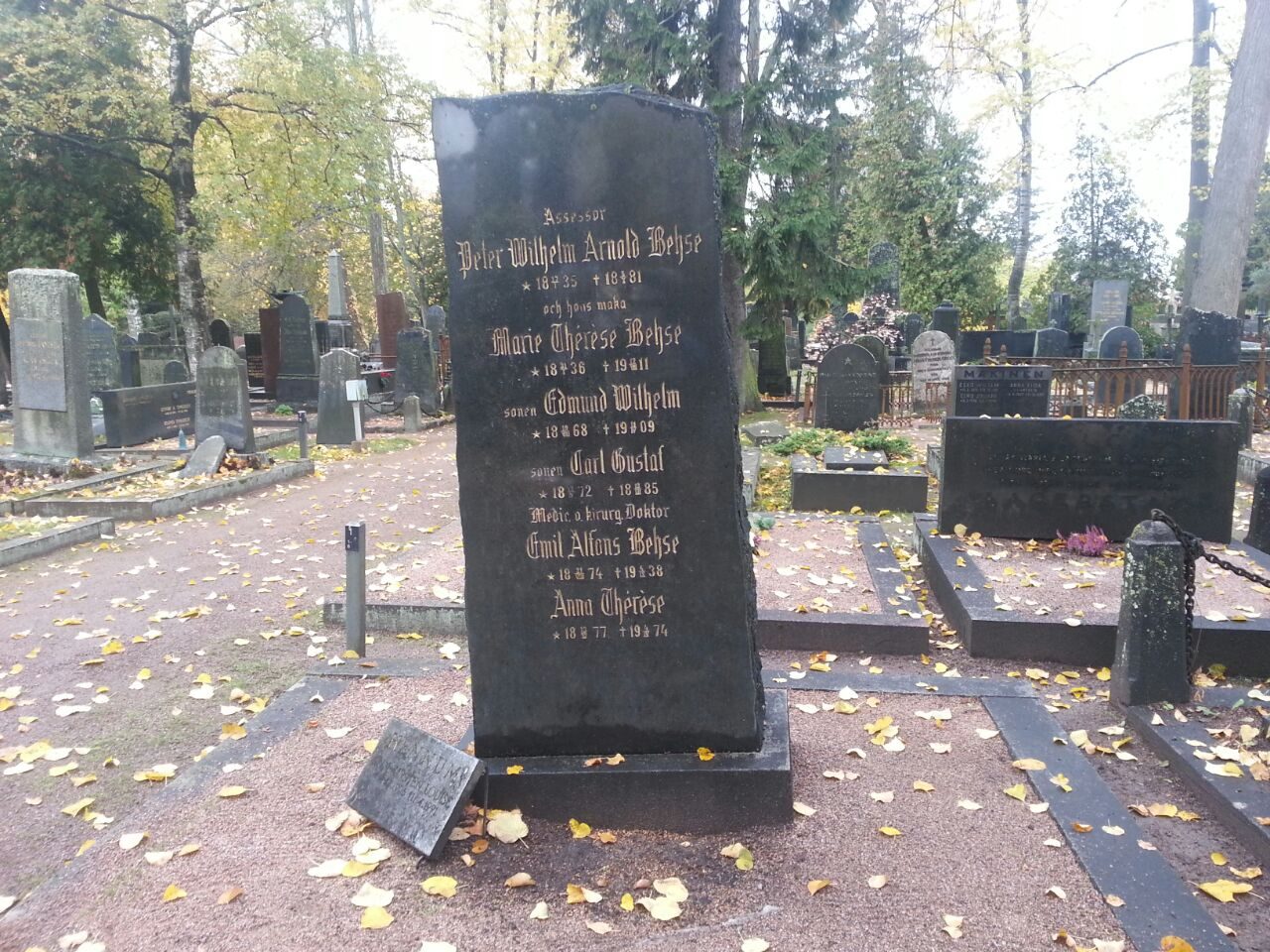 Emil Alfons Behse's tomb, Helsinki (1).JPG